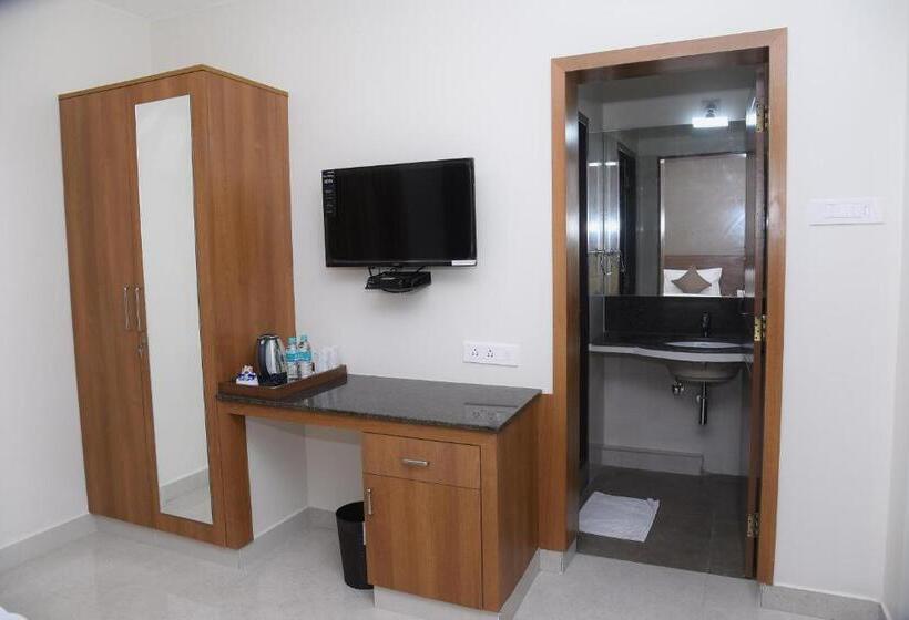 Hotel Pvk Residency ! Best In Value ! Tirupati, Near Padmavathi Temple, All Main Temples & Attractions! Wi