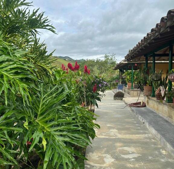 בית מלון כפרי Villa Alicia Finca