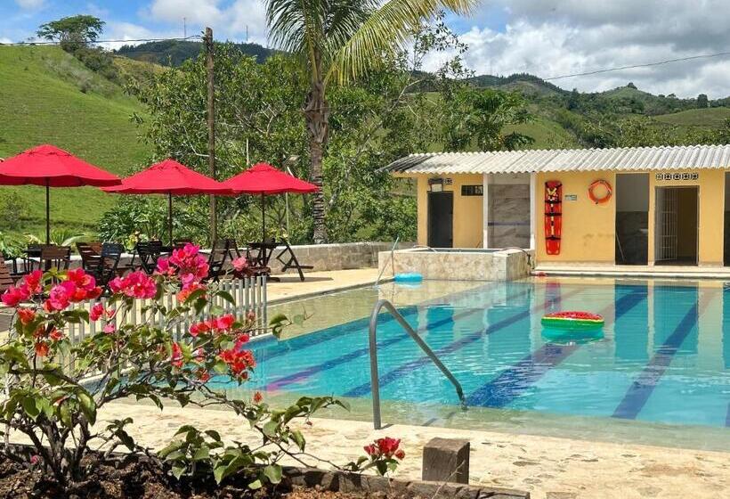 בית מלון כפרי Villa Alicia Finca