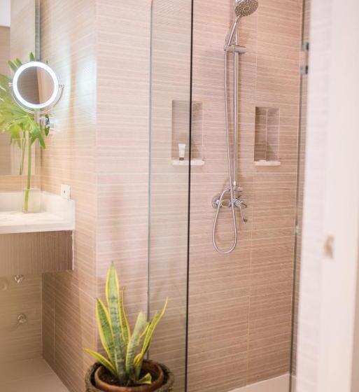 Bgc S Prime   Luxe Suite At Bonifacio Civic Center Tower