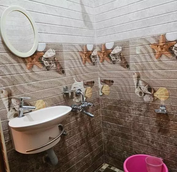 Majatalo Chithralaya Guest House