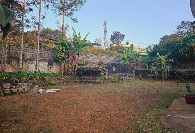 Majatalo Chithralaya Guest House