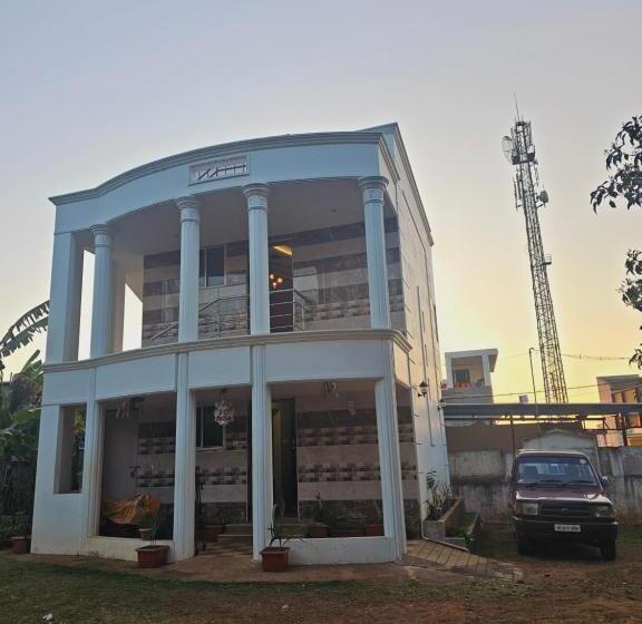Majatalo Chithralaya Guest House