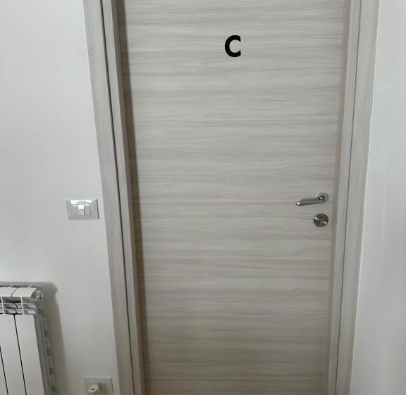 پانسیون Clarissa Guest House Via Di Mezzo 194