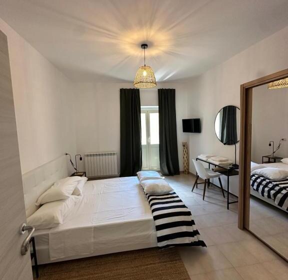 پانسیون Clarissa Guest House Via Di Mezzo 194