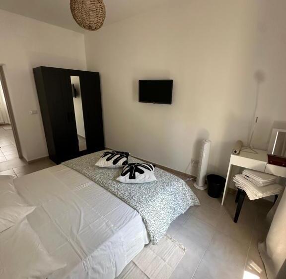 پانسیون Clarissa Guest House Via Di Mezzo 194