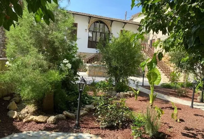 Majatalo Flor Guest House