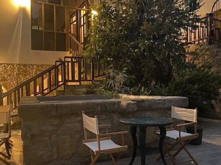 Majatalo Flor Guest House