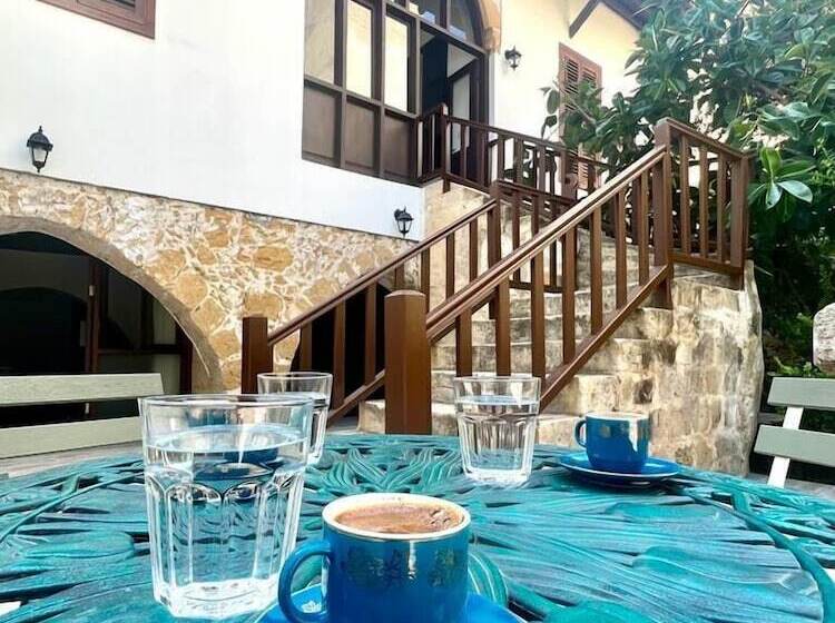 פנסיון Flor Guest House