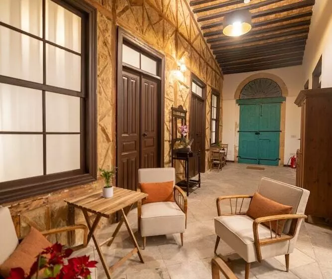 Majatalo Flor Guest House