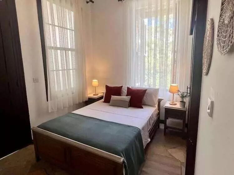 Majatalo Flor Guest House