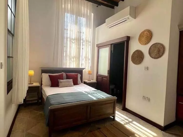 Majatalo Flor Guest House