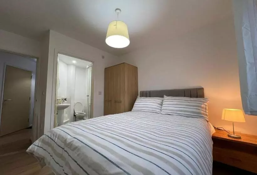 ペンション Kilnview Guesthouse Hanley & Staffordshire University