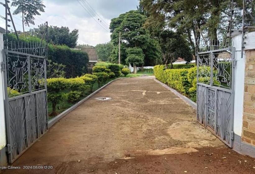 پانسیون The Yala Home