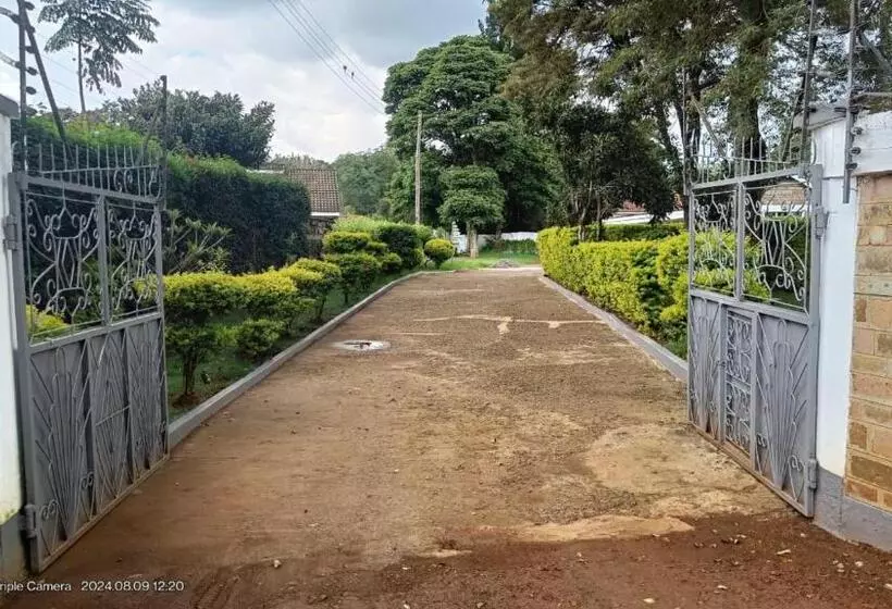 پانسیون The Yala Home