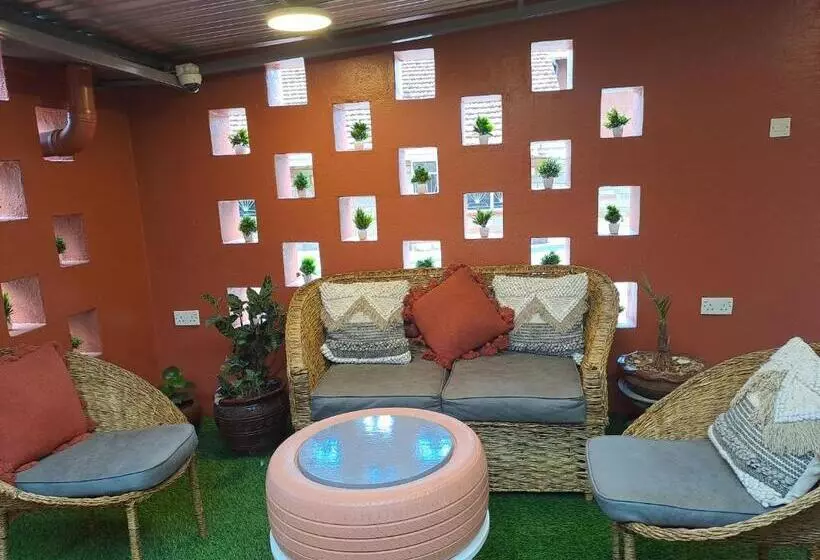 پانسیون The Yala Home