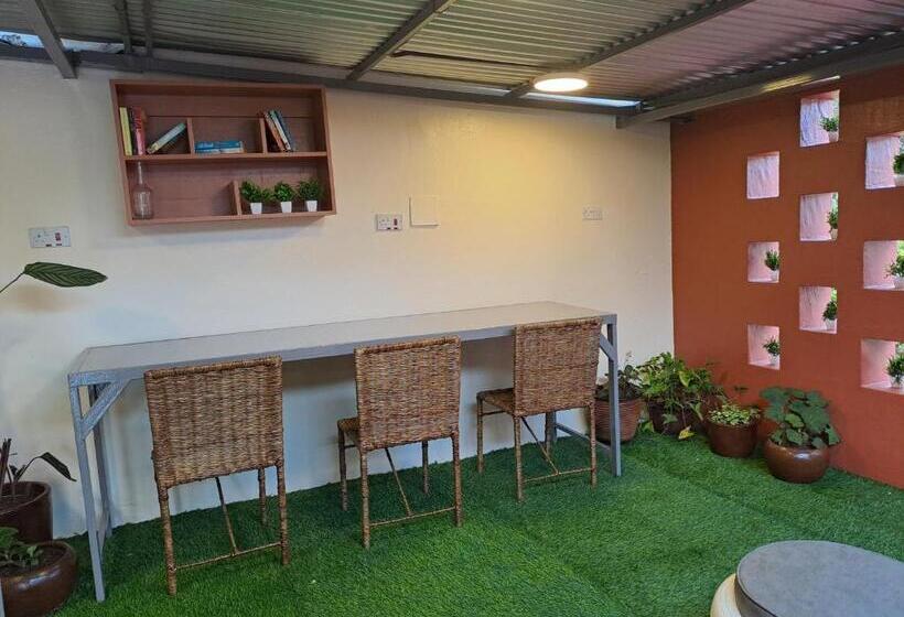 پانسیون The Yala Home