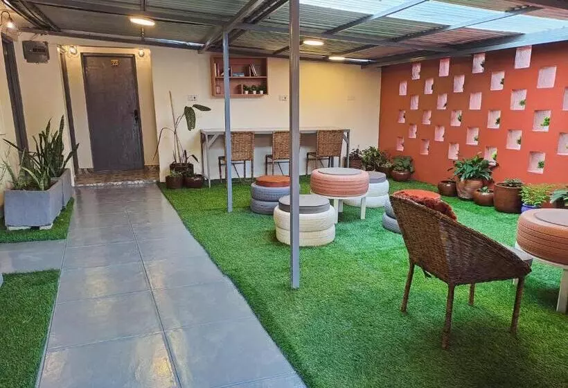 پانسیون The Yala Home