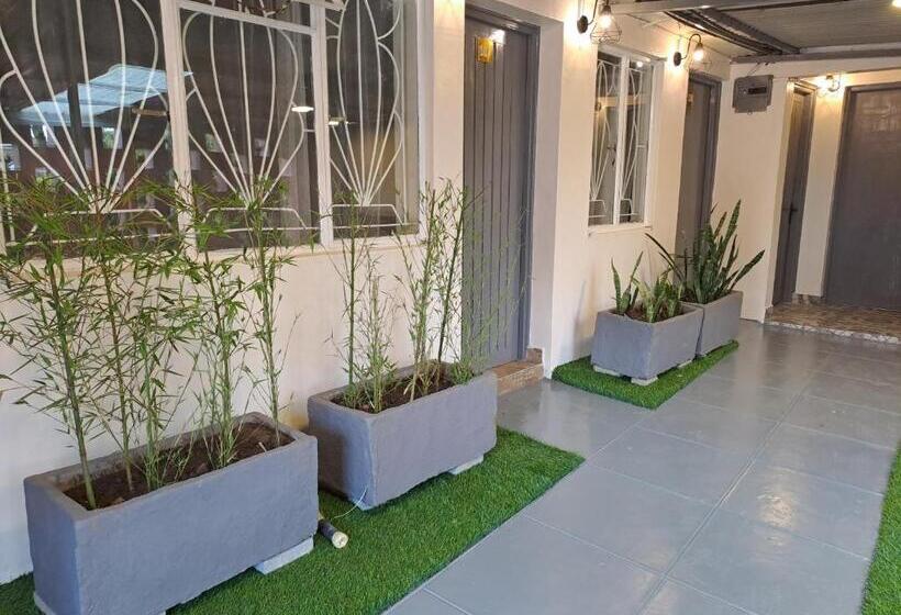 پانسیون The Yala Home