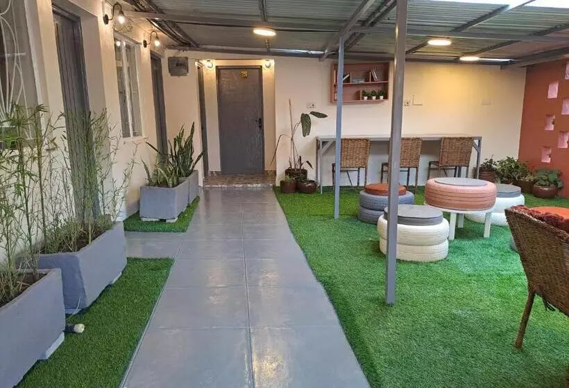 پانسیون The Yala Home