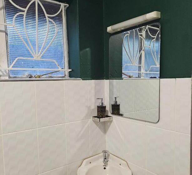 پانسیون The Yala Home