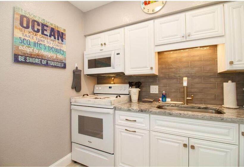 리조트 Clearwater Beach Suites #107