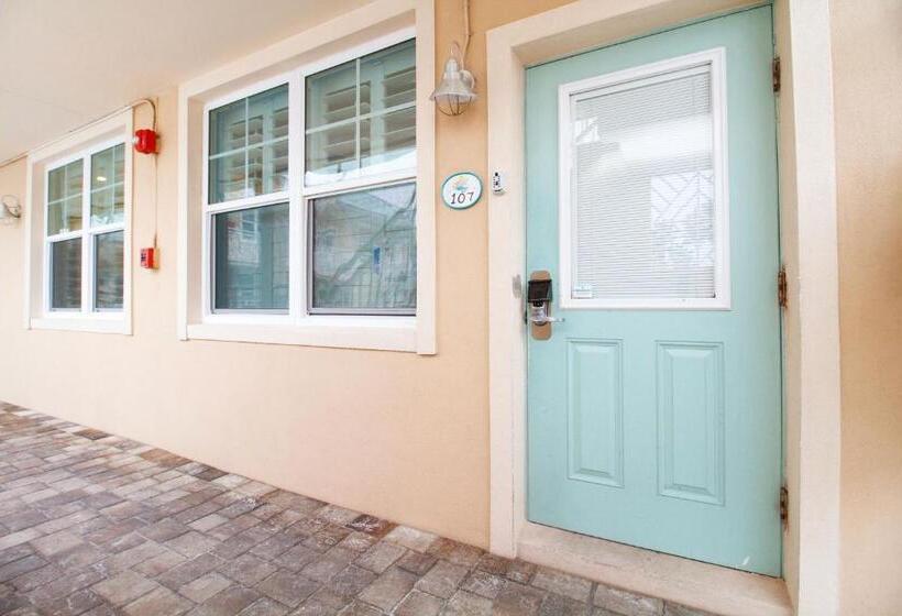 리조트 Clearwater Beach Suites #107