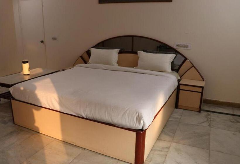 The Xpress A Jhm Hotels