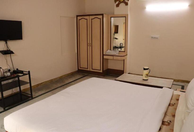 The Xpress A Jhm Hotels