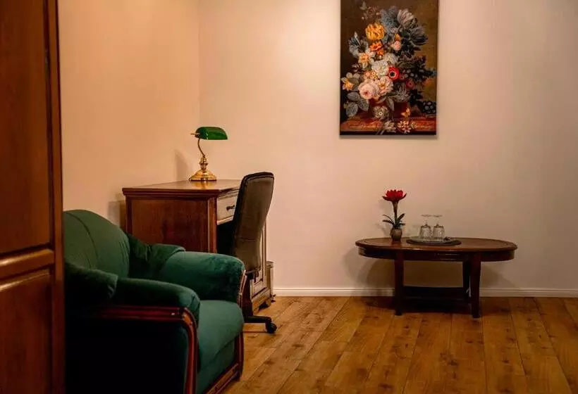 ベッドアンドブレックファースト Boutique Marlen