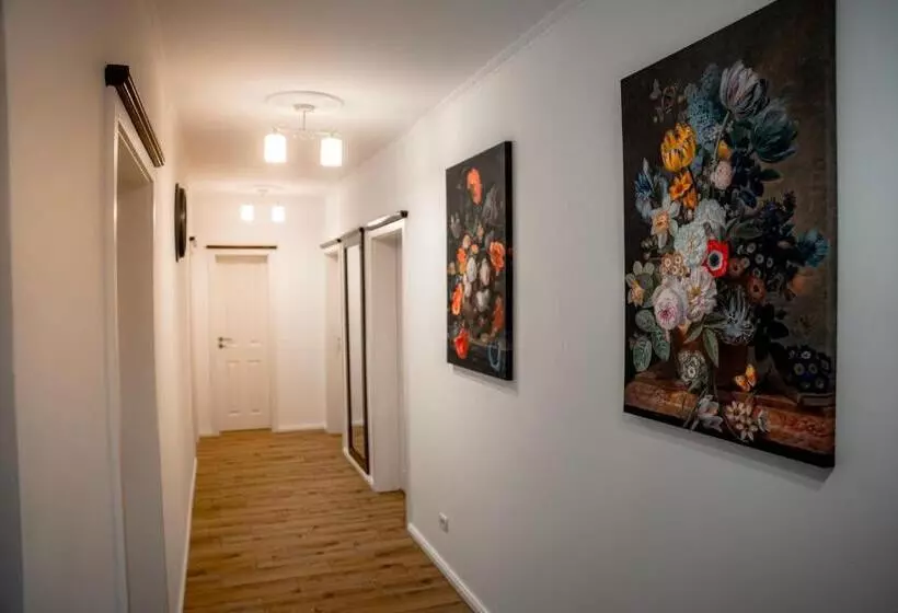 ベッドアンドブレックファースト Boutique Marlen