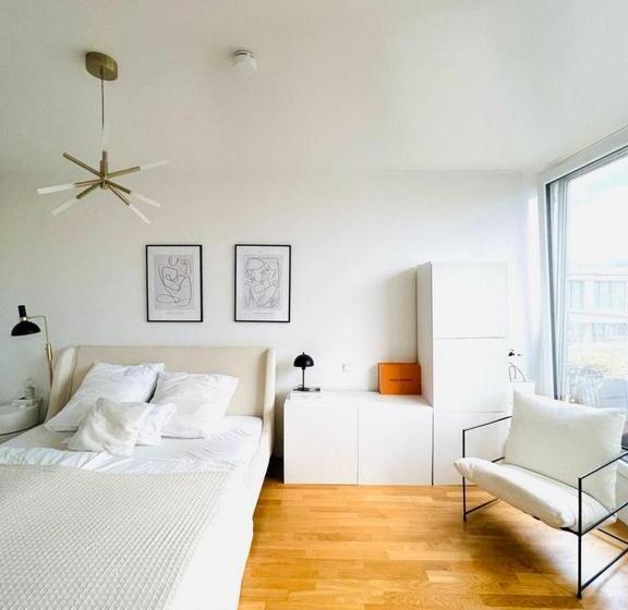 تختخواب و صبحانه Ruchan Stay