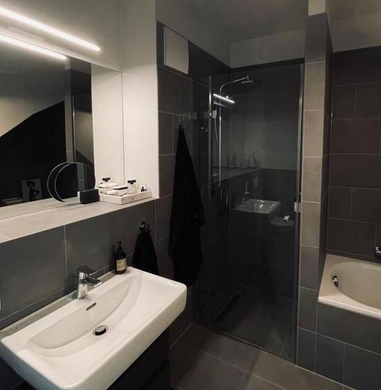 تختخواب و صبحانه Ruchan Stay