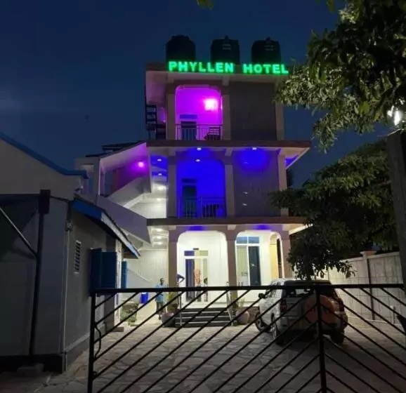 ホテル Hellen Tour Company And Accomodation