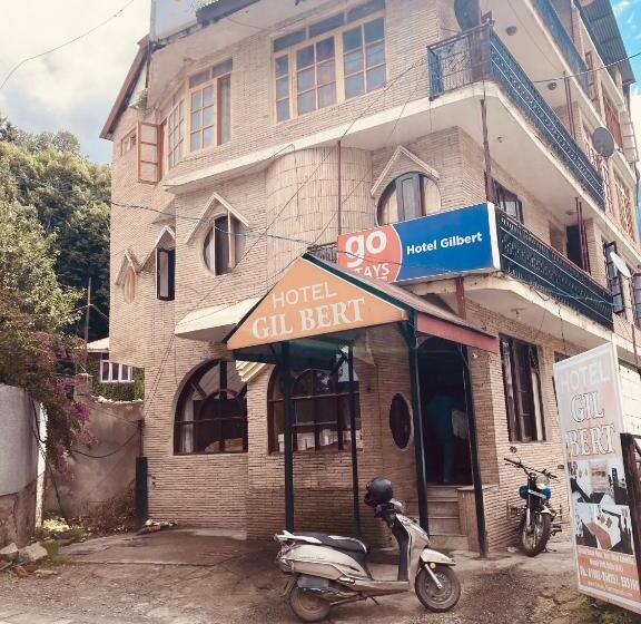 Hotel Lotus Cafe & Stay