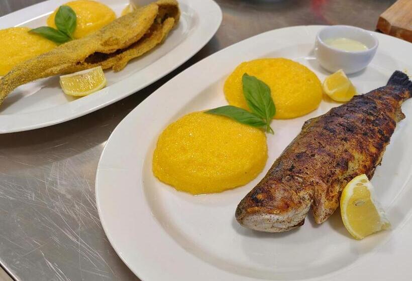 בית מלון כפרי Pensiunea Pastravaria Vistisoara