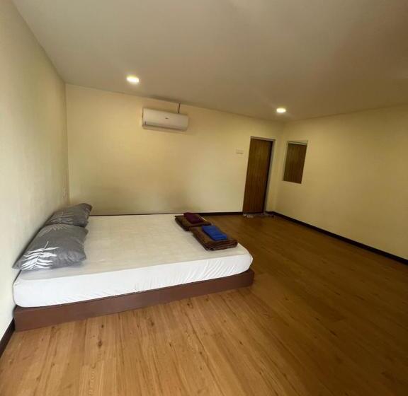 Hotel The Seashell Melaka Pool View Upper Room