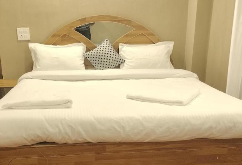 בית מלון כפרי The Seven Gemstones Sangla