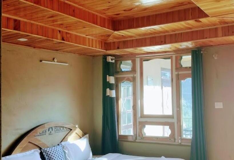 בית מלון כפרי The Seven Gemstones Sangla