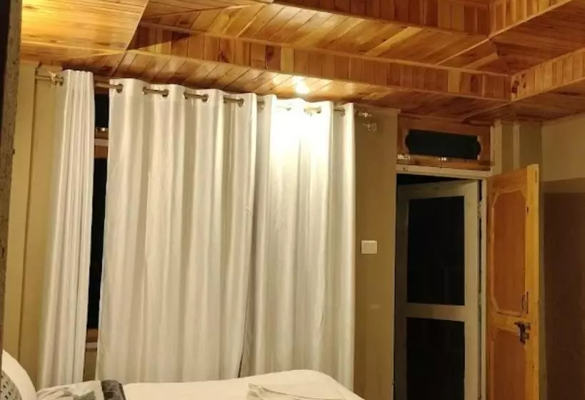 ホテル The Seven Gemstones Sangla