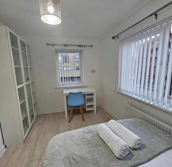 Pensió 66 Central Road