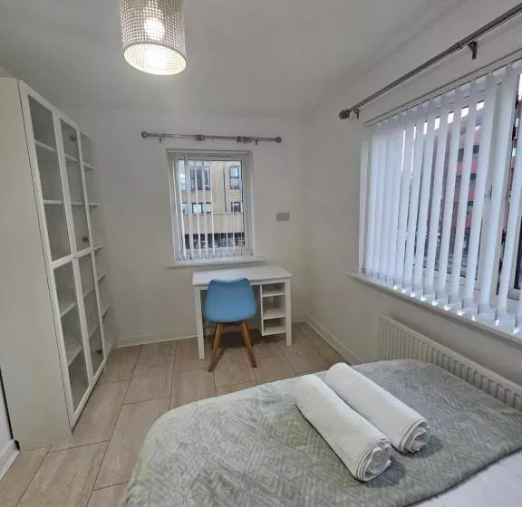 ペンション 66 Central Road