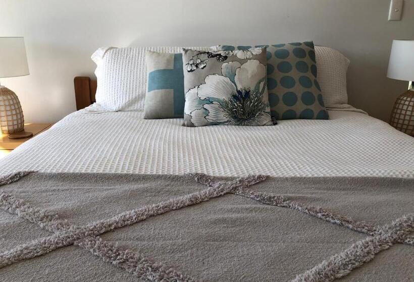 펜션 Guest Suite With Sea Views And Thermally Heated Hot Tub