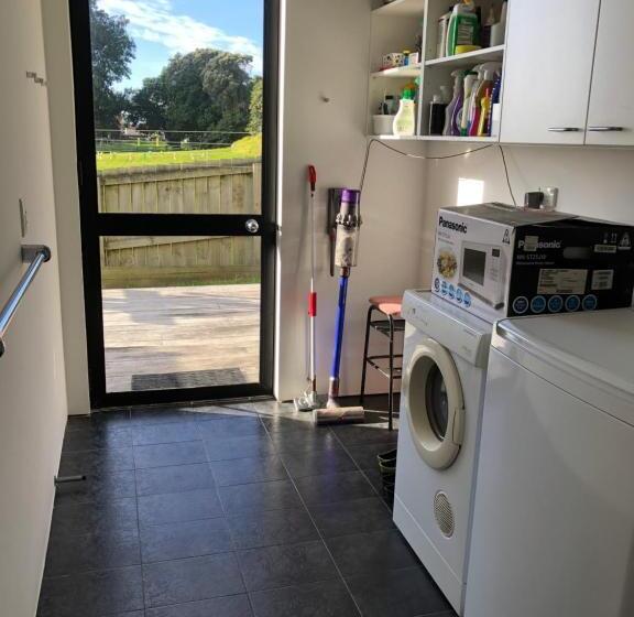 펜션 Guest Suite With Sea Views And Thermally Heated Hot Tub