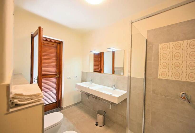 膳宿费 Figaro Rooms   Ischia