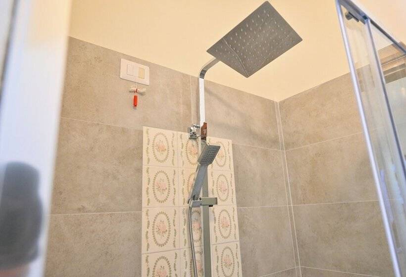 膳宿费 Figaro Rooms   Ischia