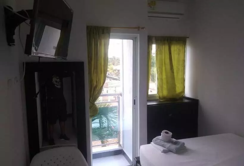 ペンション Hostal Manatí