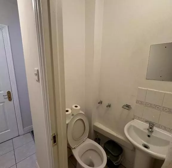 پانسیون Nice Double Room Near Omni Shopping