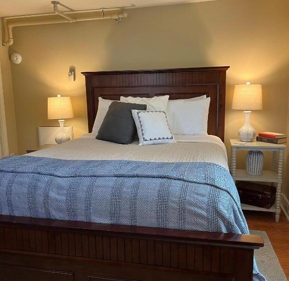 旅馆 Inn On Shore Road