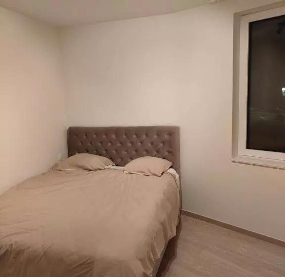 ベッドアンドブレックファースト Charmante Chambre Au Rdc